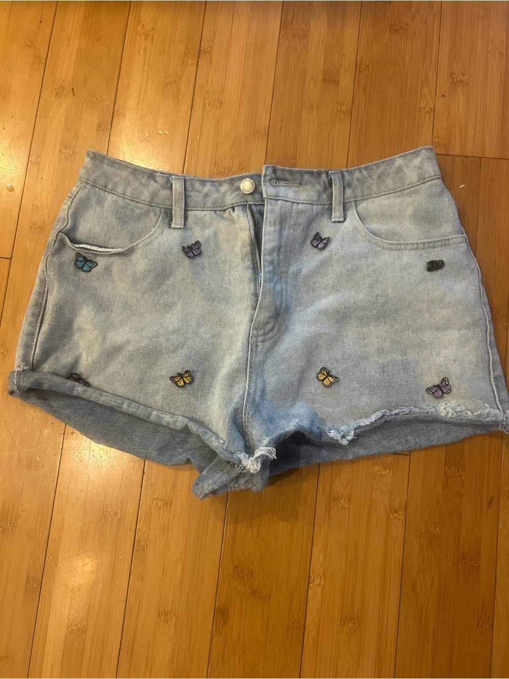 Forever21 Butterfly Embroidered High Rise Denim Shorts Light Wash Raw Hem Size30